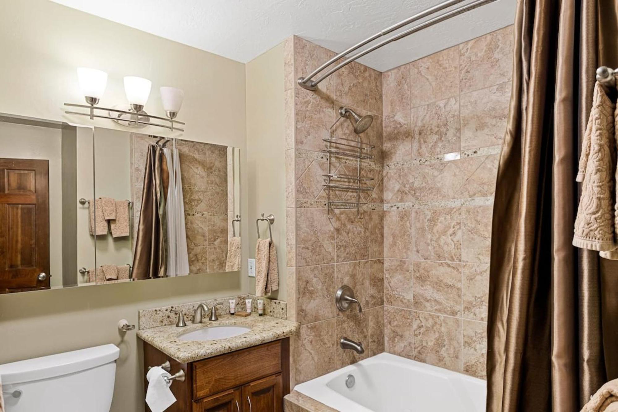 Sutter Ln By Avantstay Beautifully Remodeled Kitchen,4Cabin-Chic Bedrooms Blue Jay Exterior foto