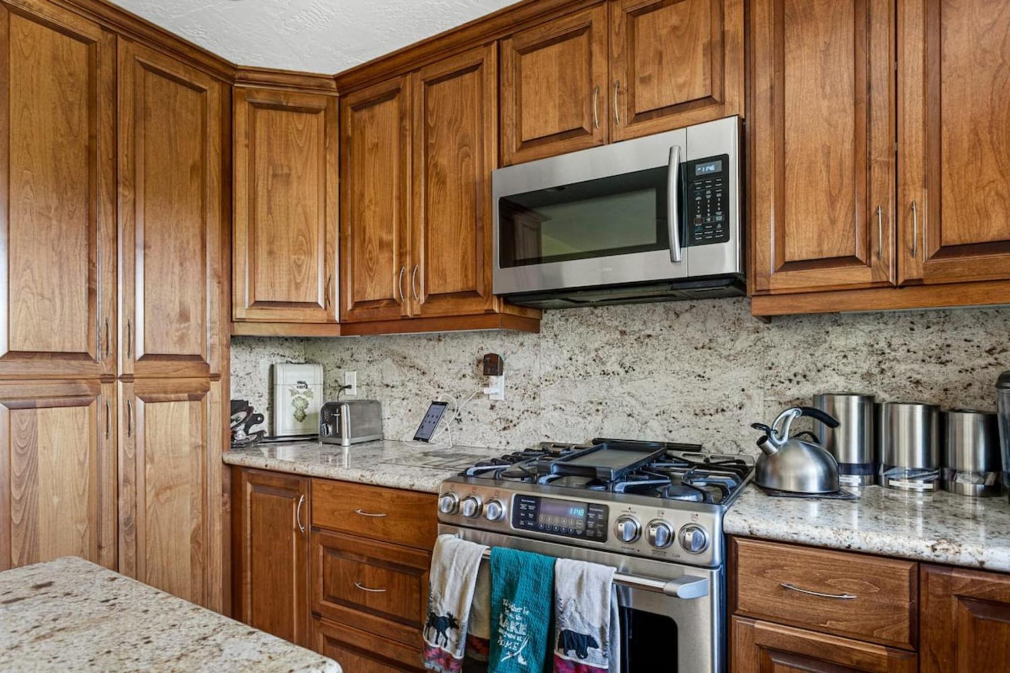 Sutter Ln By Avantstay Beautifully Remodeled Kitchen,4Cabin-Chic Bedrooms Blue Jay Exterior foto