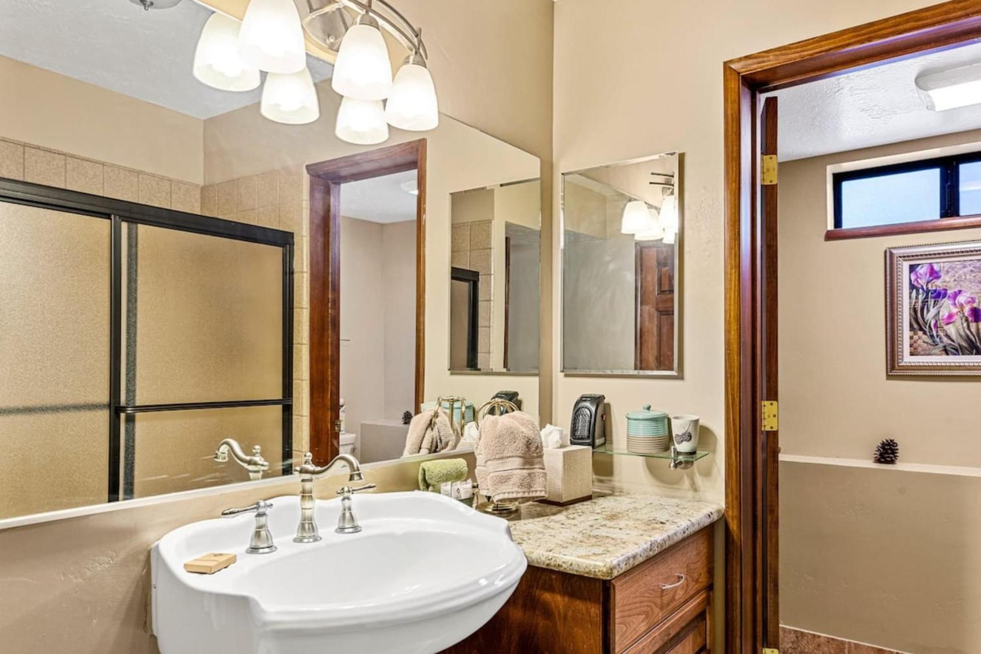 Sutter Ln By Avantstay Beautifully Remodeled Kitchen,4Cabin-Chic Bedrooms Blue Jay Exterior foto
